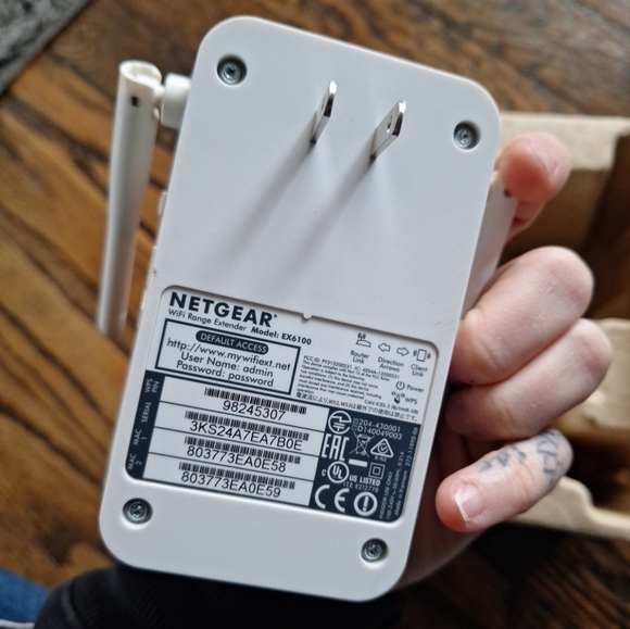 Netgear WiFi Range Extender #EX6100 - Picture 7 of 11